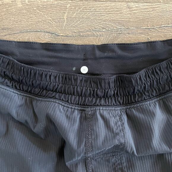 Lululemon Men’s Athletic Shorts Size Medium ~ Gray - Picture 8 of 8